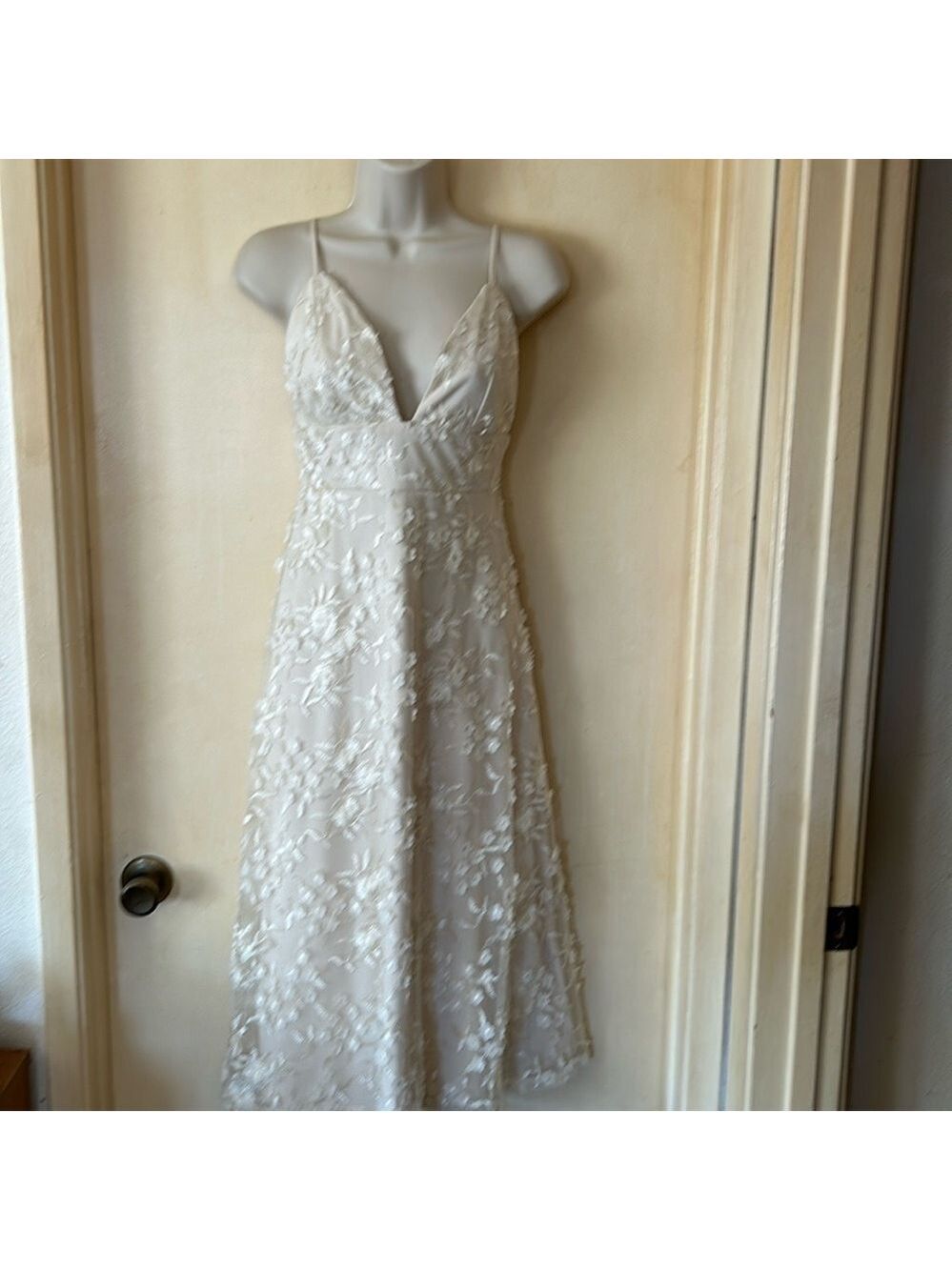 Lulus ivory embroidered spaghetti strap midi dress size XS